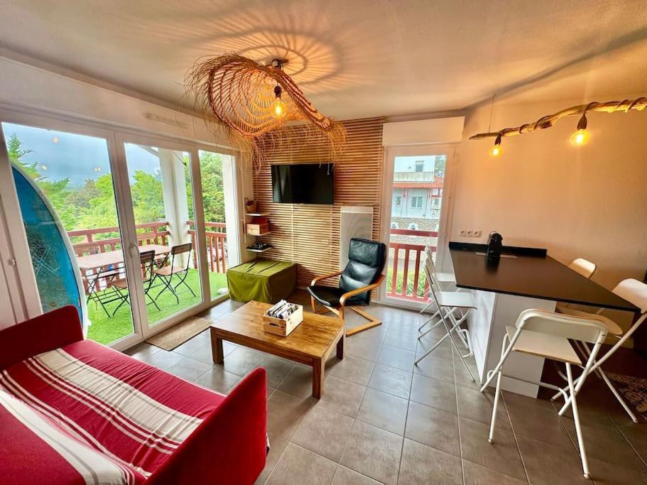 Grand Appartement - Piscine - Plage- Terrasse 圣让－德吕兹 外观 照片